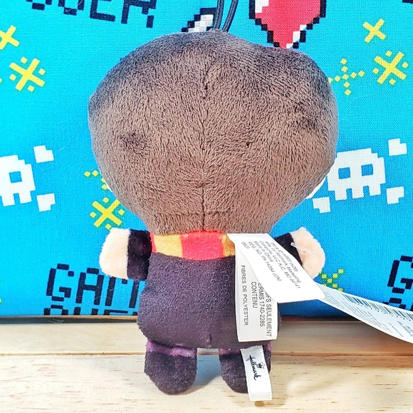 Harry Potter Hallmark Small Stars HARRY POTTER 4.5" Ornament by Wizarding World - Picture 2 of 8